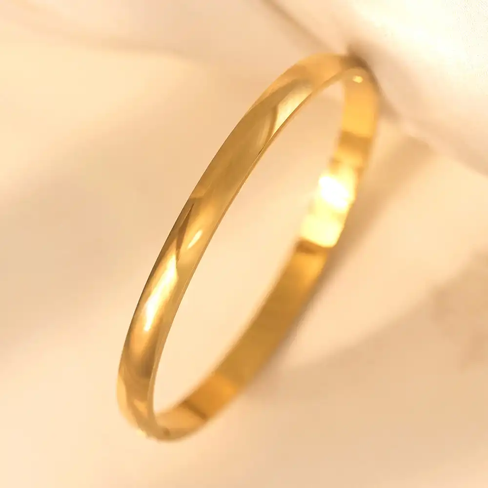 Bracelet colour guaranteed  2 year titanium steel✨