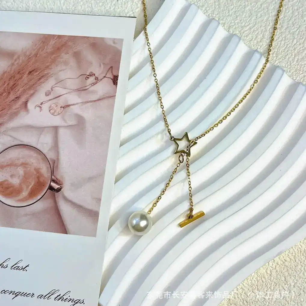 Necklace 18k gold plated colour ✨ Best quality and one year guarantee