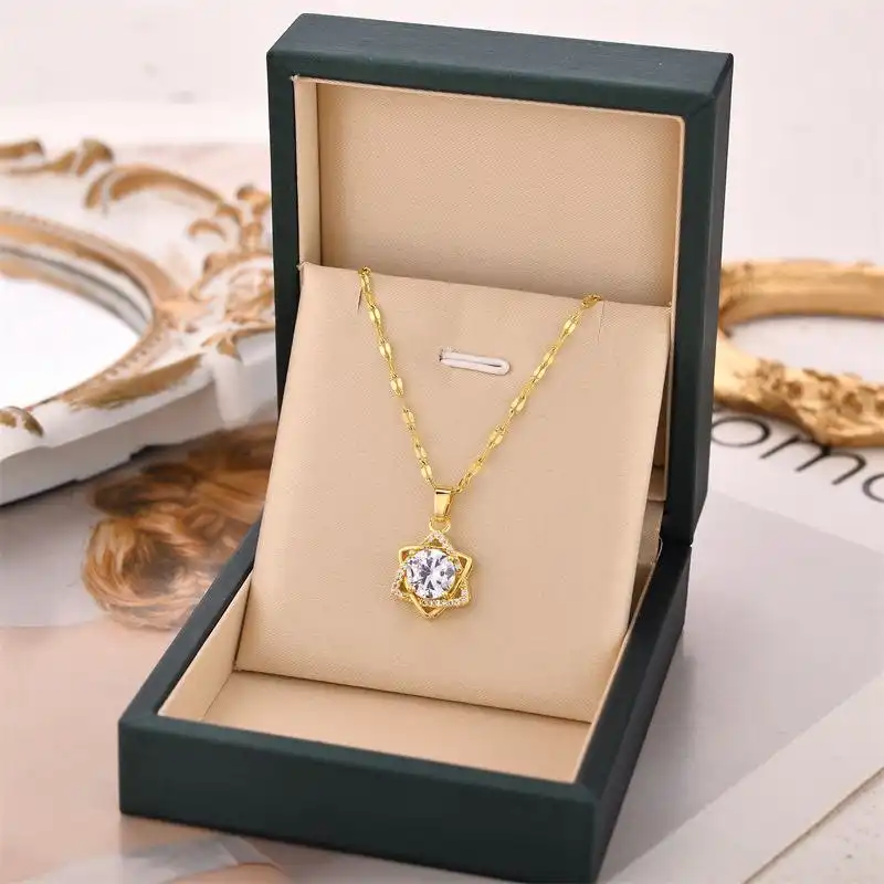 Necklace colour guaranteed 2 year titanium steel  🌸✨