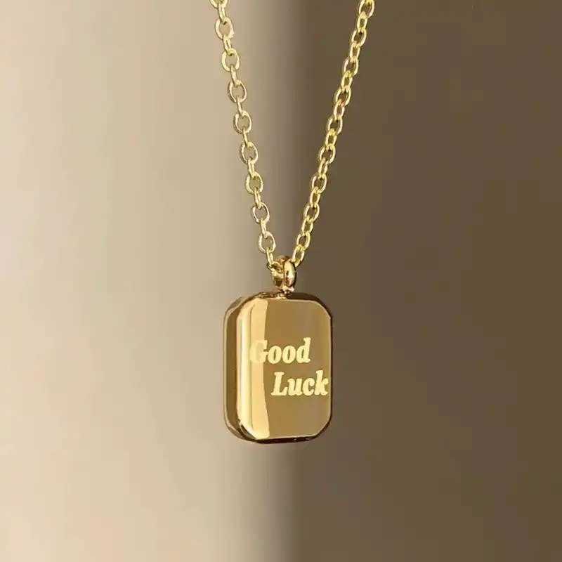 Necklace 18k gold plated colour 💌 Best quality and one year colour guarantee