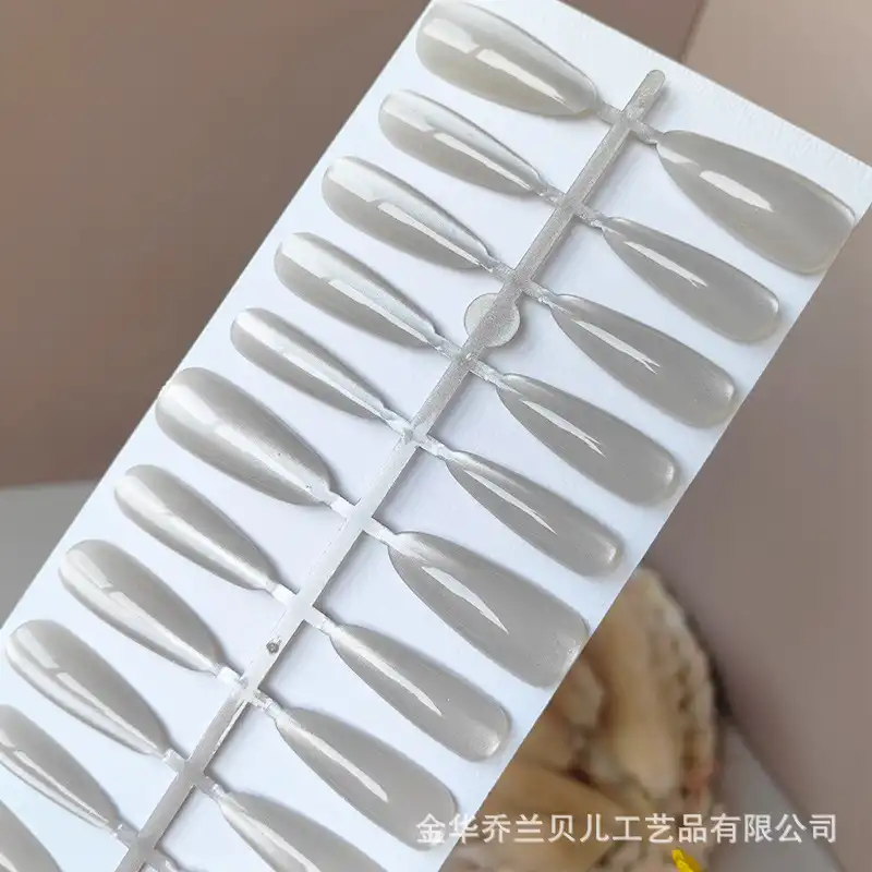 Fake nails without glue and sticker