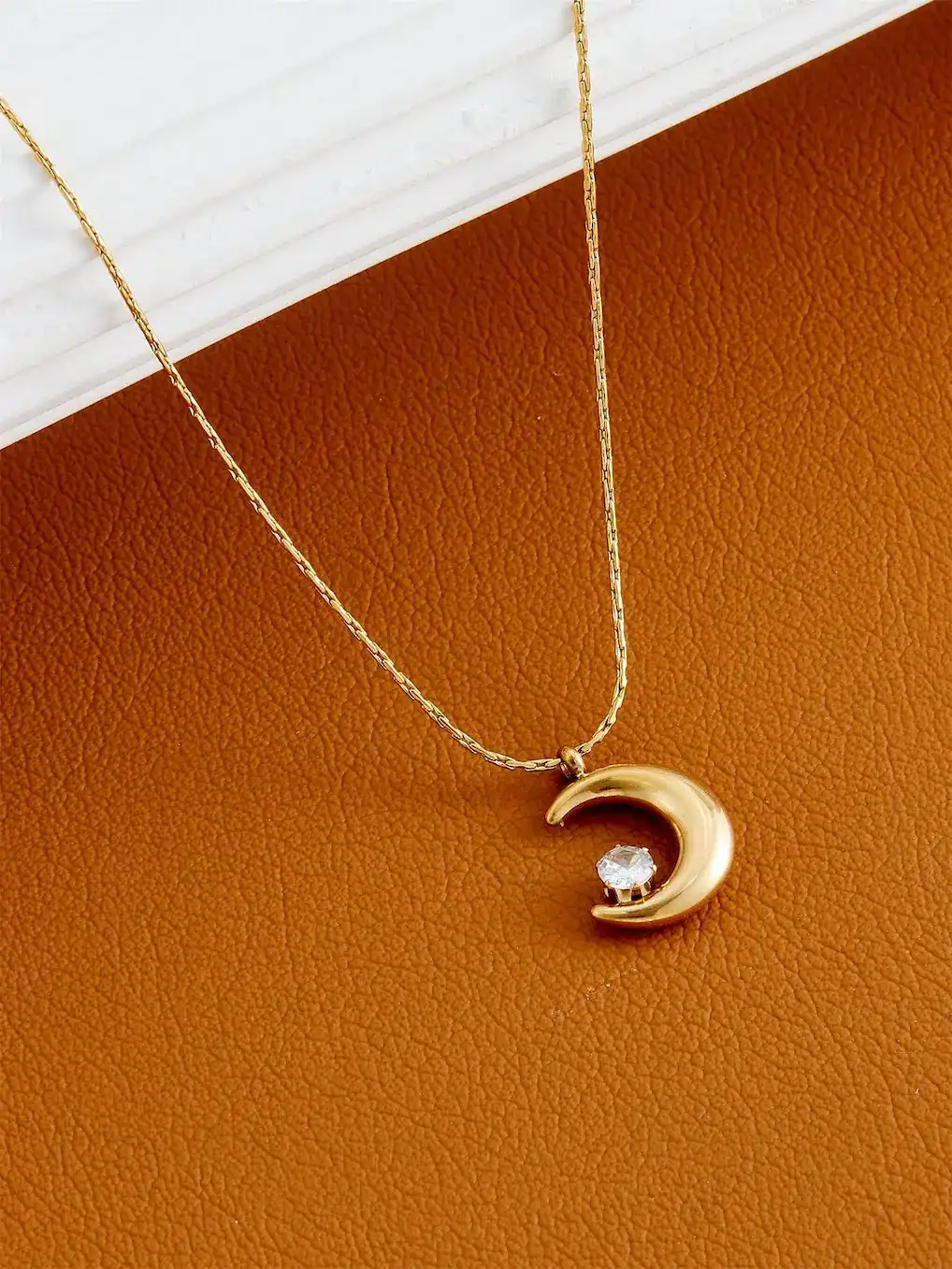 Necklace 18k gold plated colour Best quality and one year colour guarantee 🔥