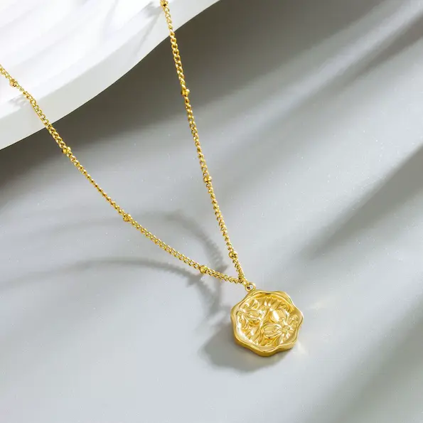 Simple, elegant, peach blossom necklace 18