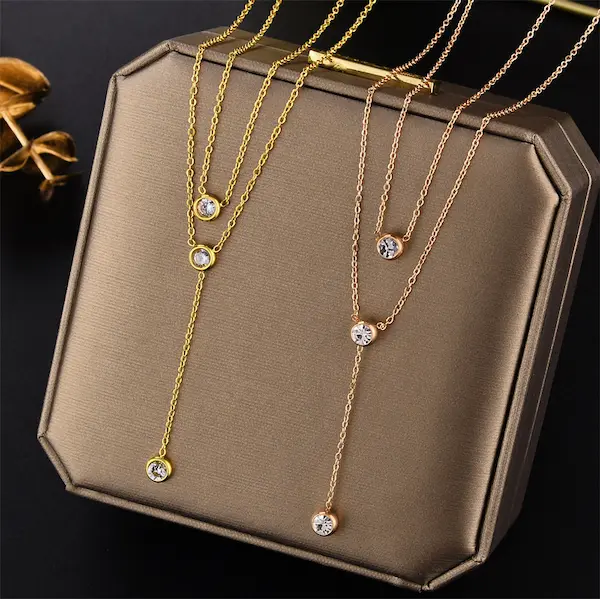 double-layered French-style diamond necklace 39