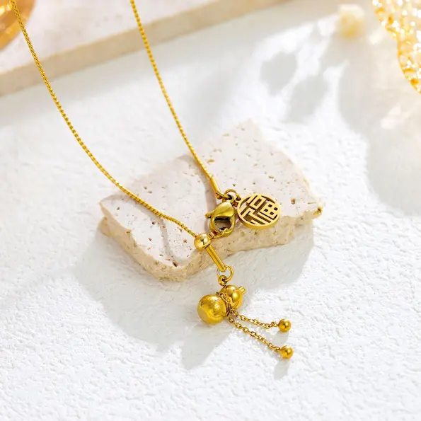 Gourd shaped necklace 65