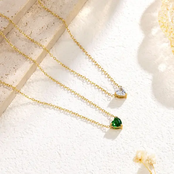 Exquisite and petite heart-shaped zircon necklace 67