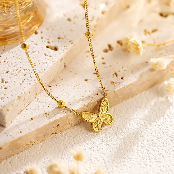 Luxury butterfly necklace 105