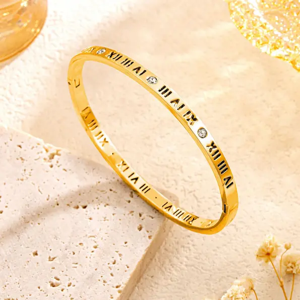 Roman numeral hollow diamond-encrusted bracelet for women 131