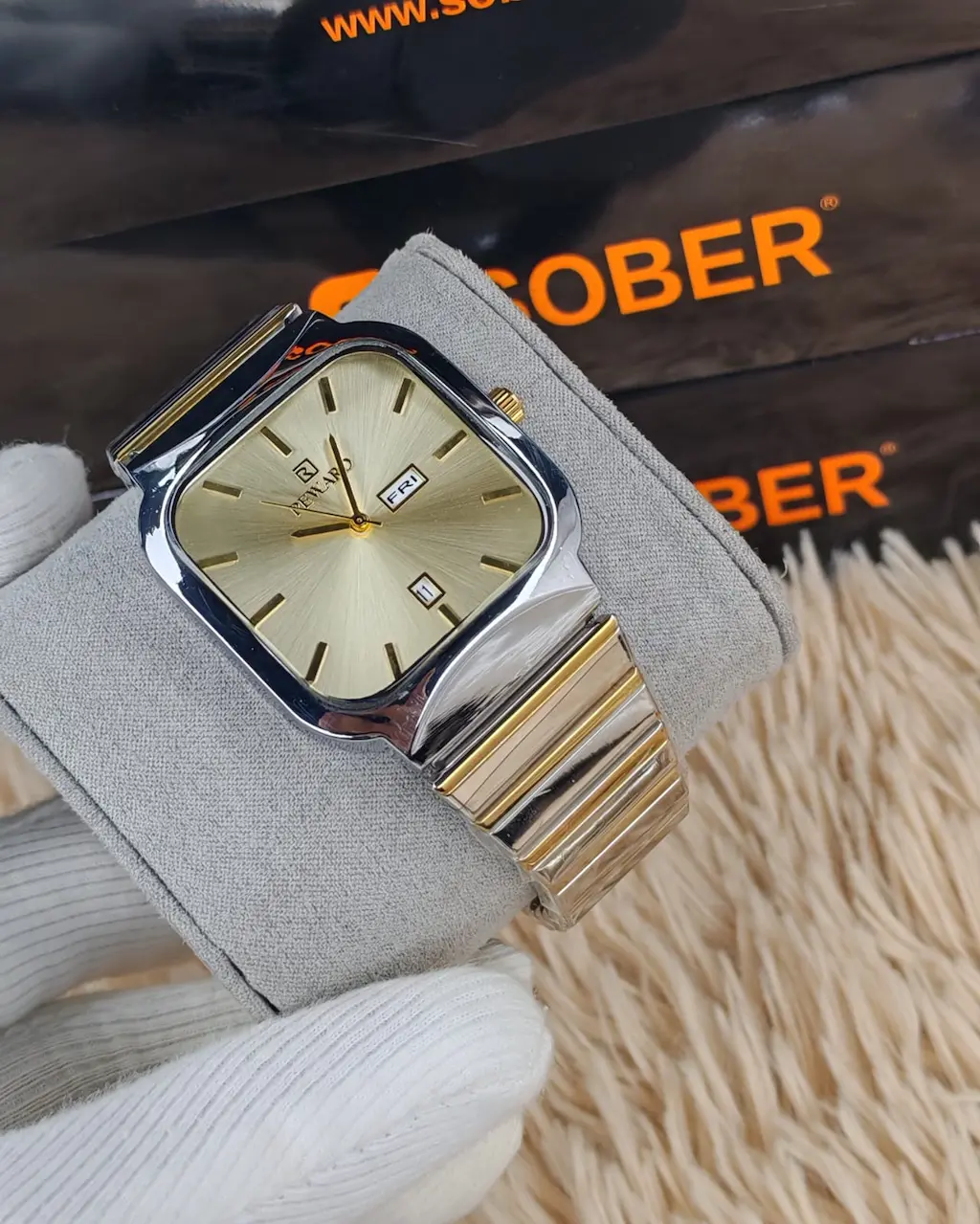 REWARD VIP Brass Golden Quartz Watches for Men 90