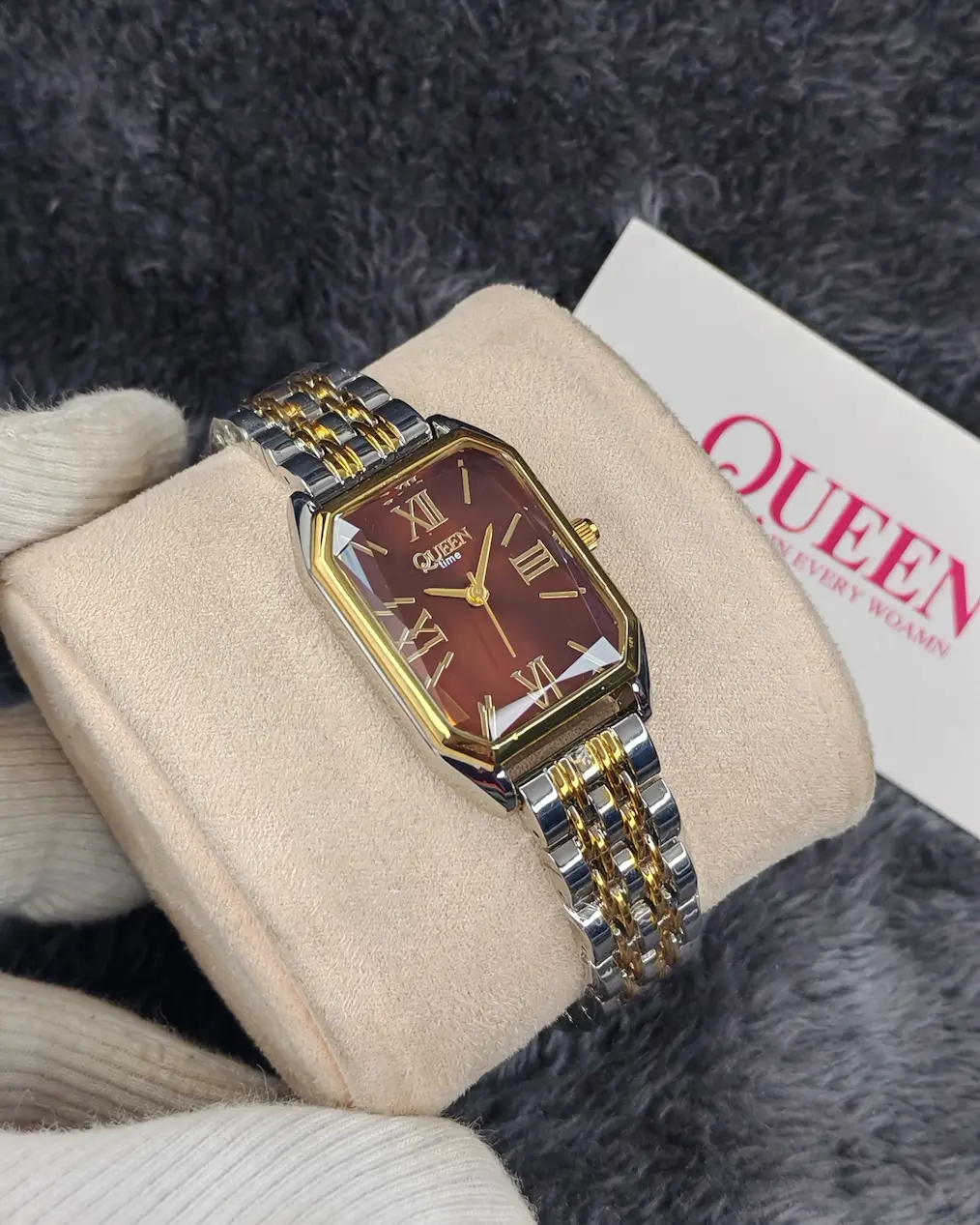 Red Queen authentic women watch 58