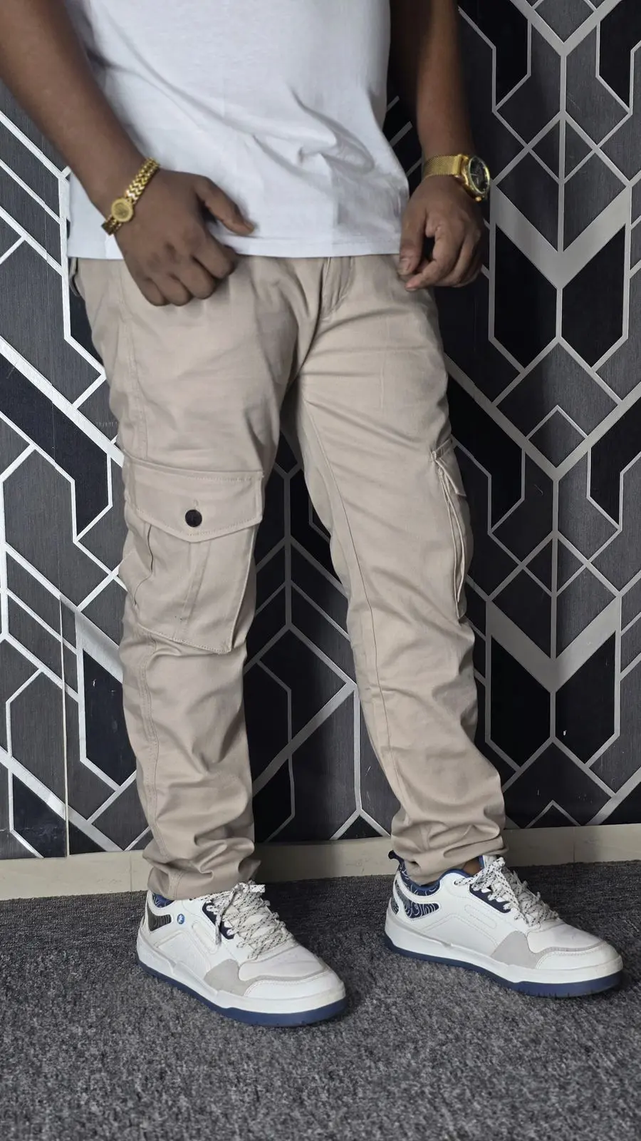 Cream cargo Gstar 1