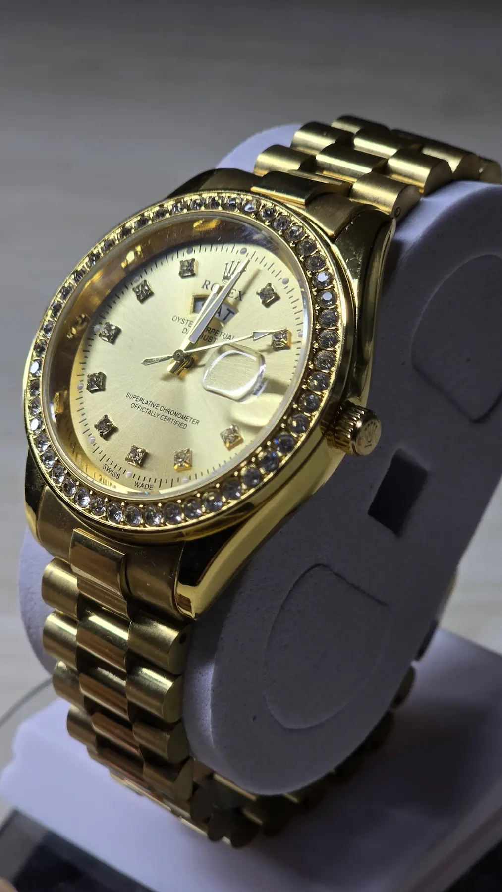 Luxury Two-Tone Crystal Bezel Wristwatch – Golder Dial Premium Edition 106