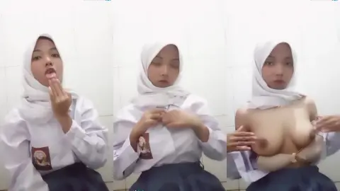 Dedek Cilla Main Di Kamar Mandi (3)