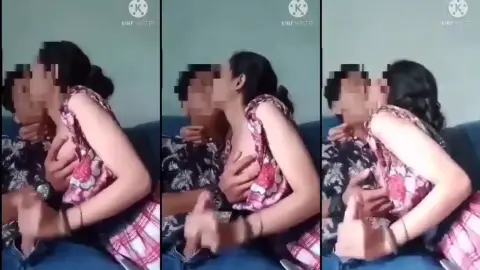 Kocokin sampe muncrat di sofa sensor kinemaster Video Bokep Indo Nonton Fil