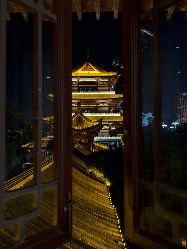 Hojisan 使用 iPhone 15 Pro Max 7 个专业级摄像头于长沙拍摄。