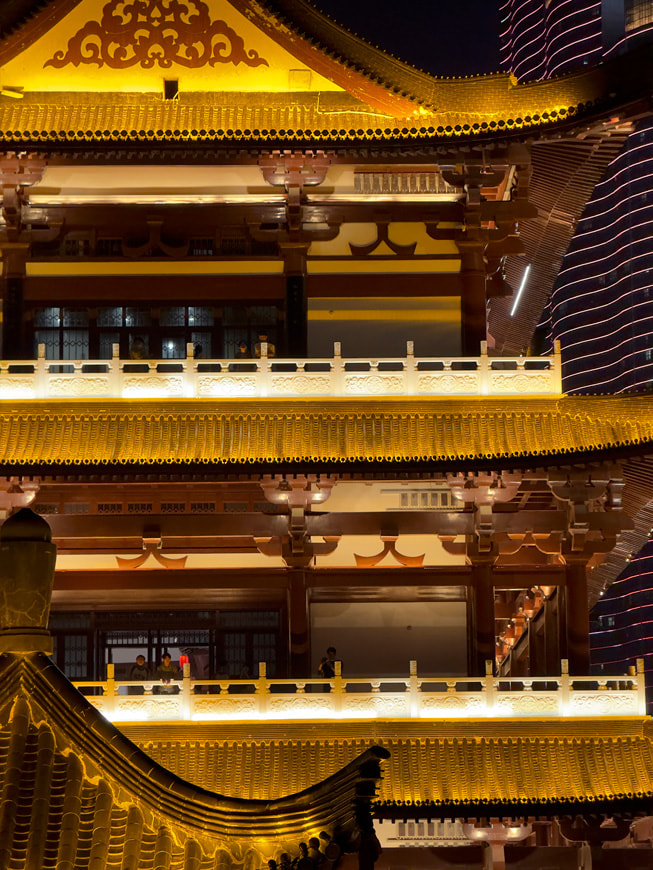 Hojisan 使用 iPhone 15 Pro Max 7 个专业级摄像头于长沙拍摄。