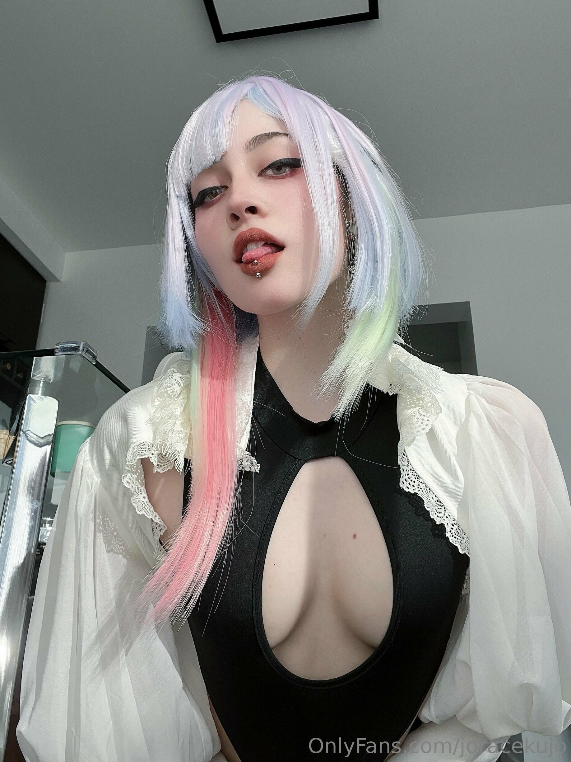 Barbara Horacek - Lucy leads