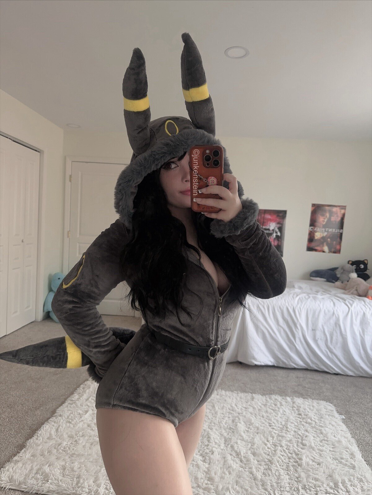 Junkenstein - Umbreon portrait photo