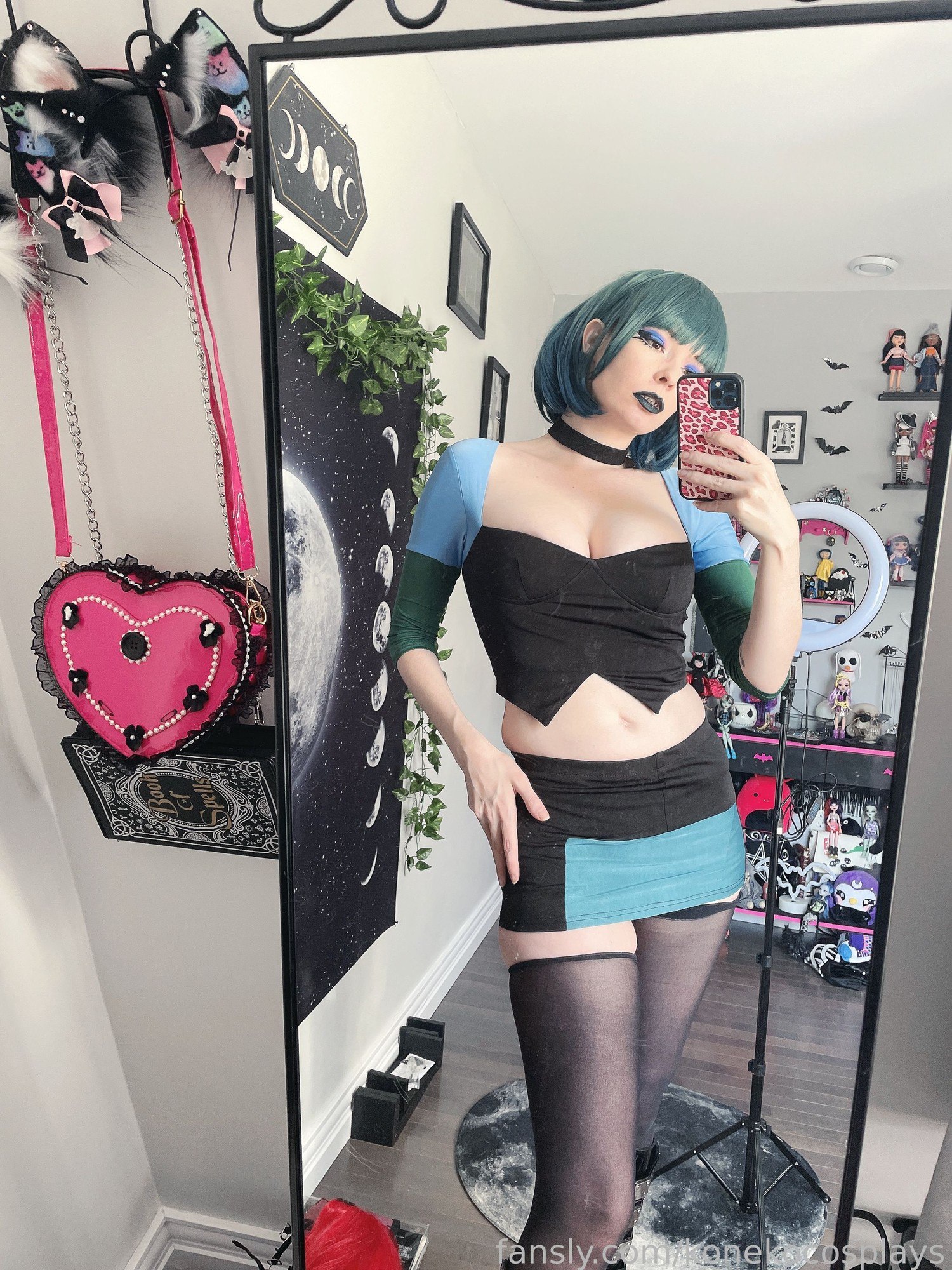 Koneko Cosplays - Gwen image