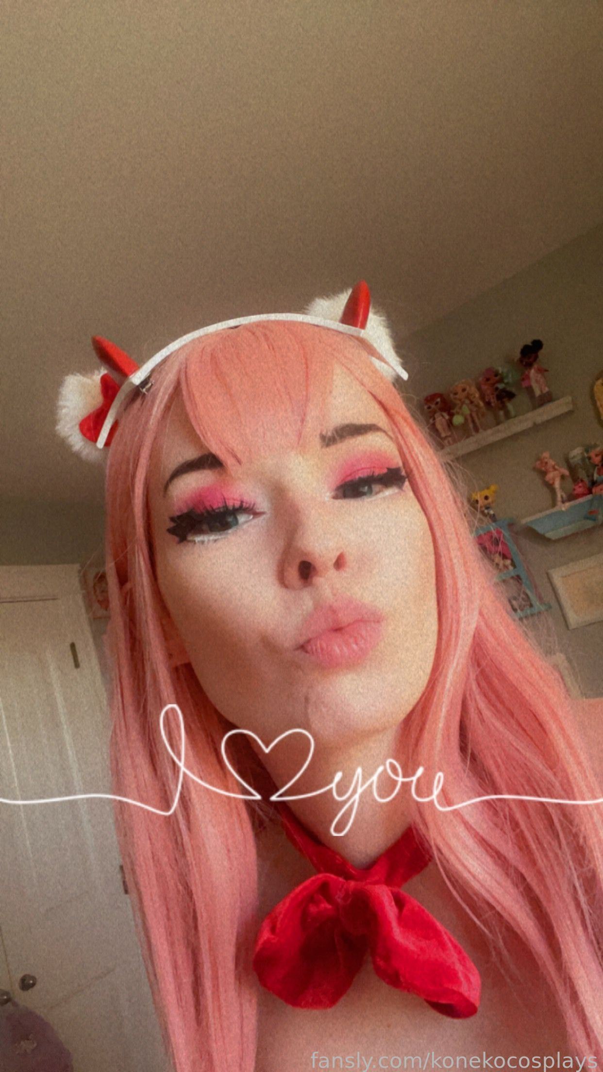 Koneko Cosplays - Zero Two leads