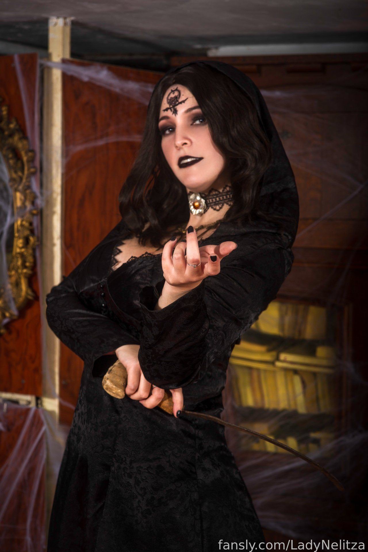 Lady Nelitza - Daniela Dimitrescu image