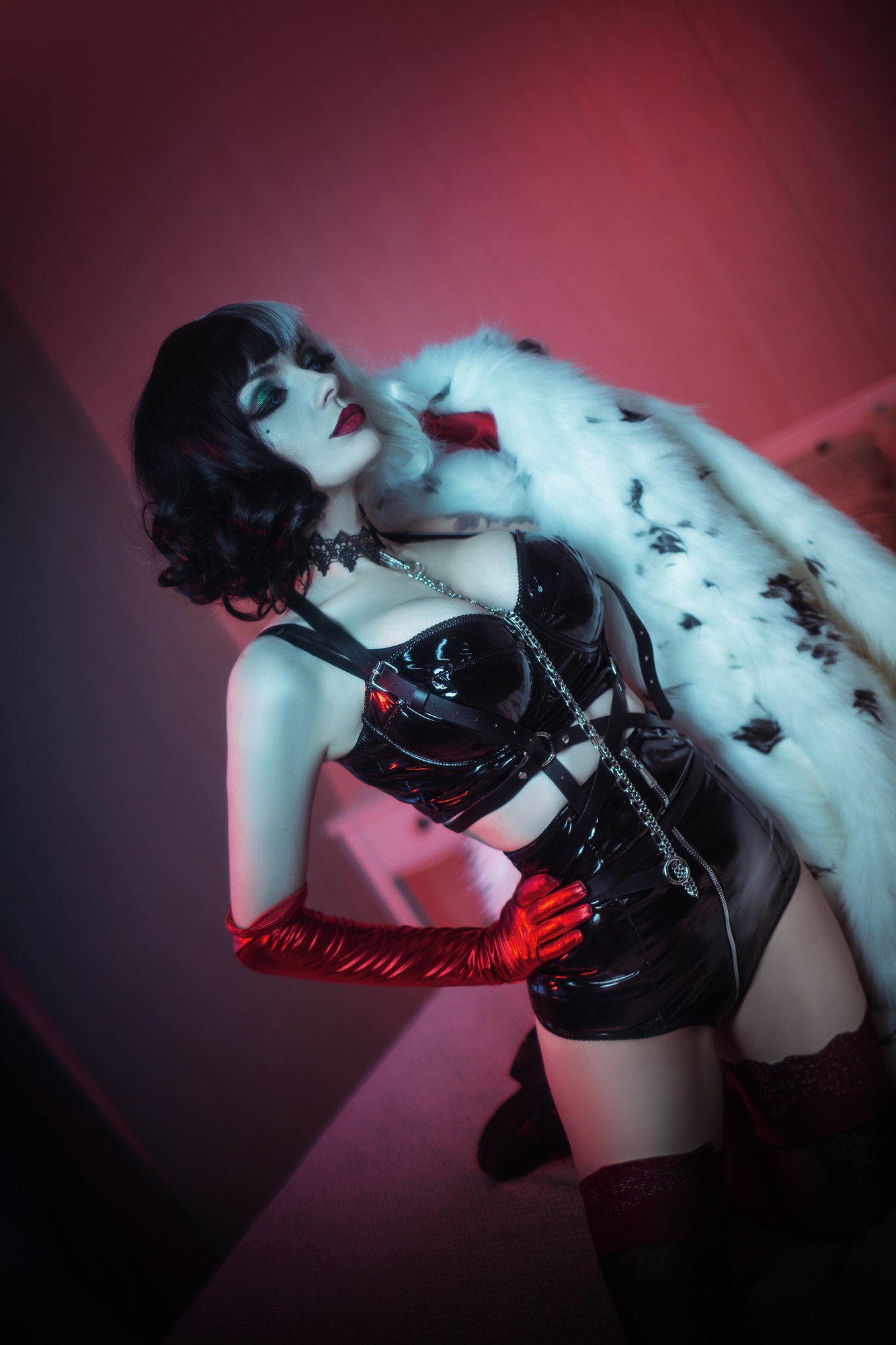 Lil G - Cruella Latex Lingerie leads