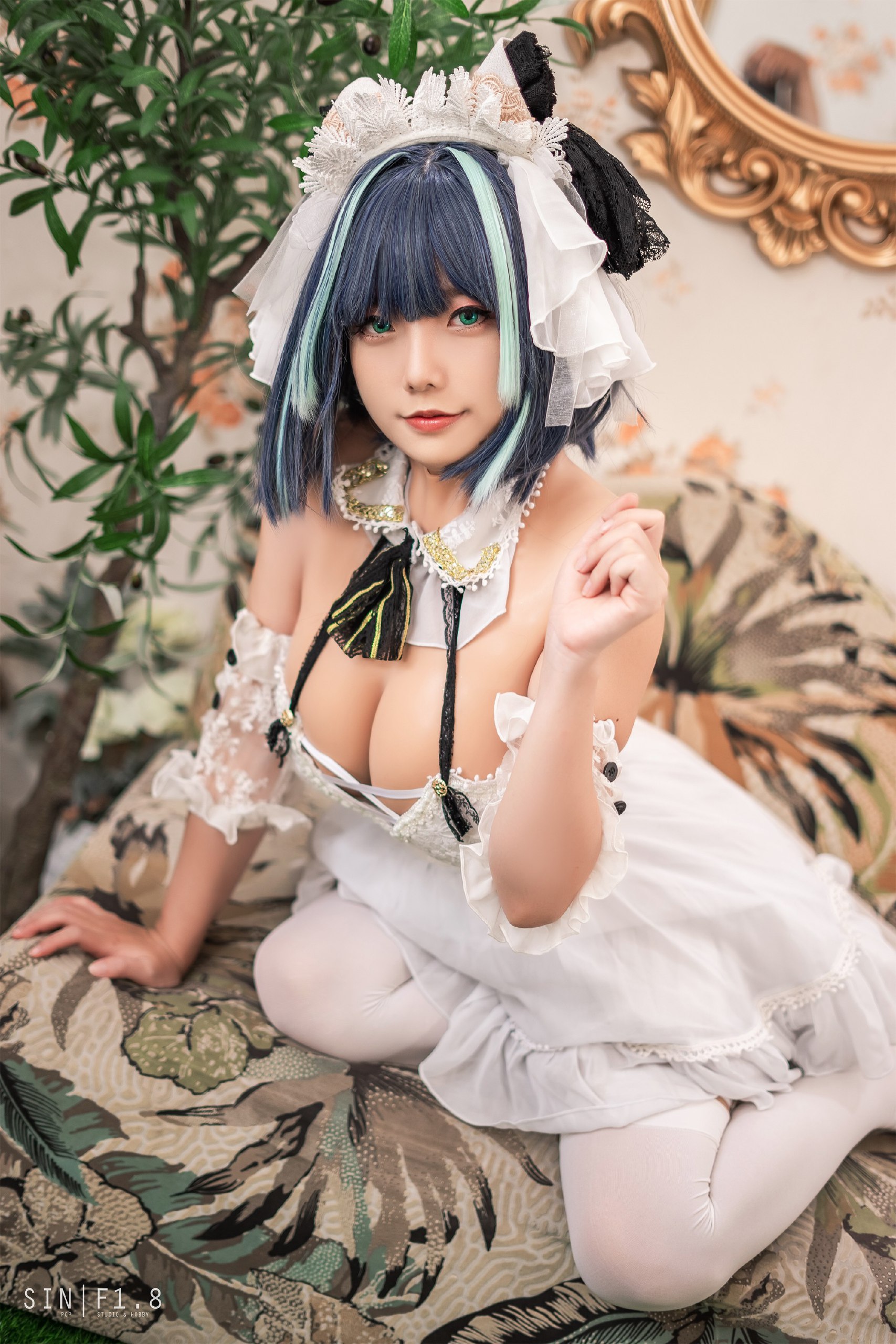 Messie Huang - Cheshire Azur Lane portrait photo
