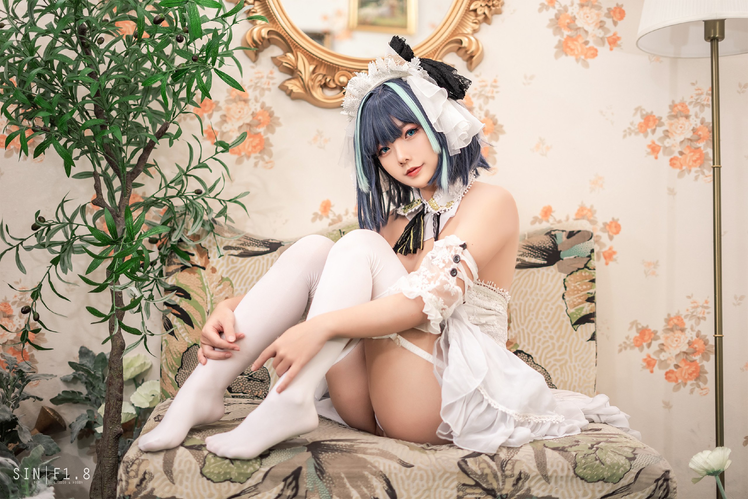 Messie Huang - Cheshire Azur Lane photography portrait