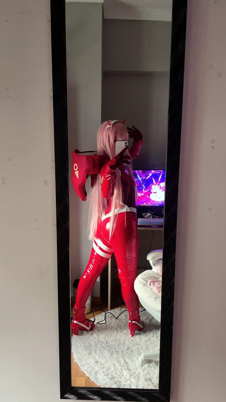 Sakurin - Zero Two photography portrait