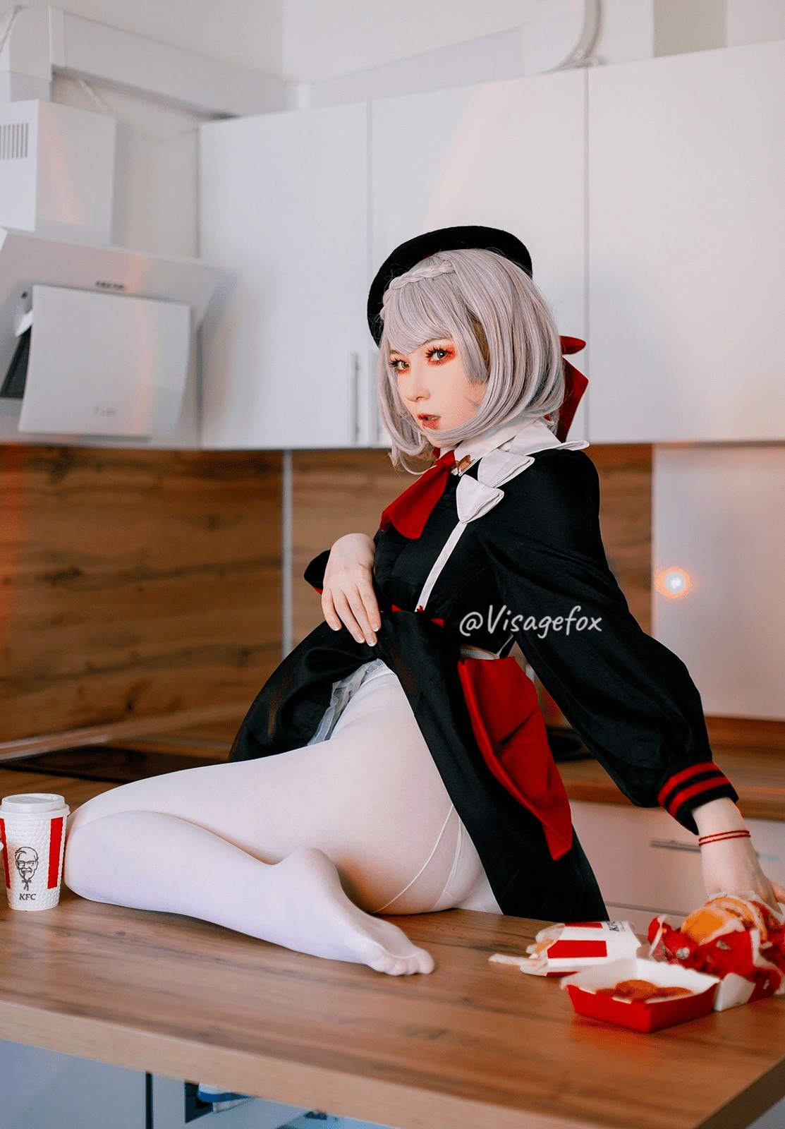Visage Fox Noelle KFC image