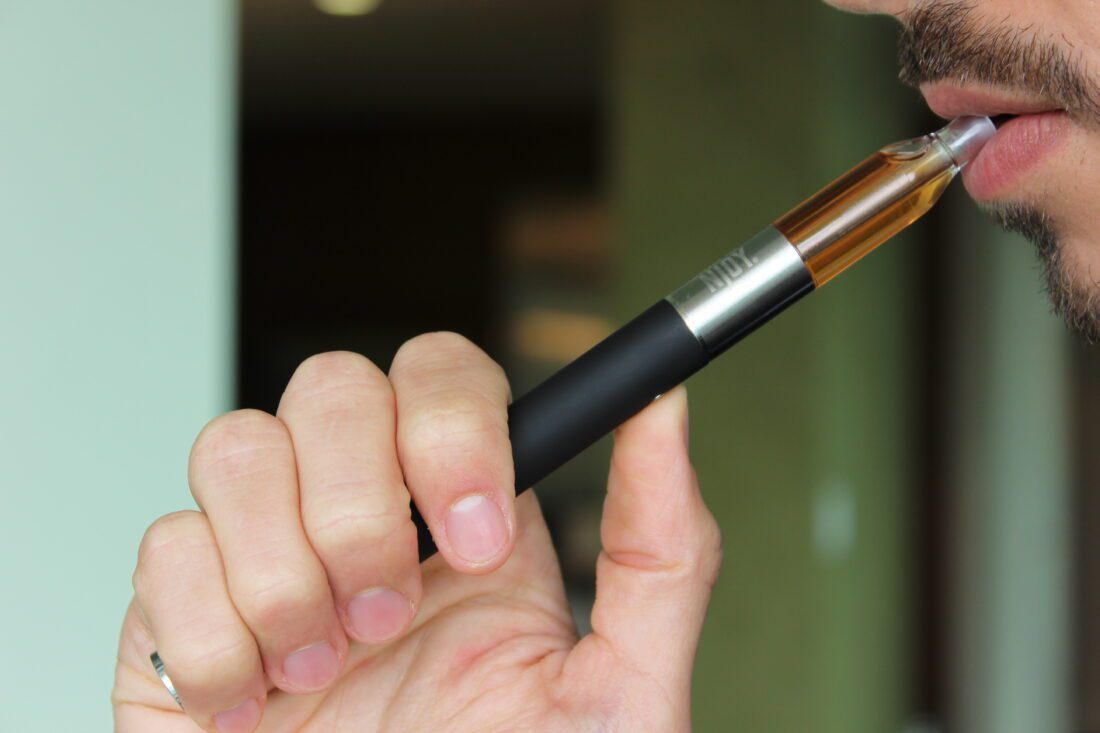 E-papierosy: Przewodnik po wyborze, użytkowaniu i przepisach w Polsce?