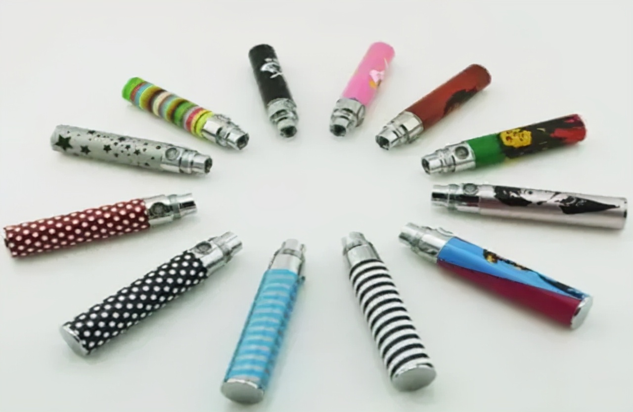 E-papieros: akcyza, liquidy, wybór. Co warto wiedzieć?