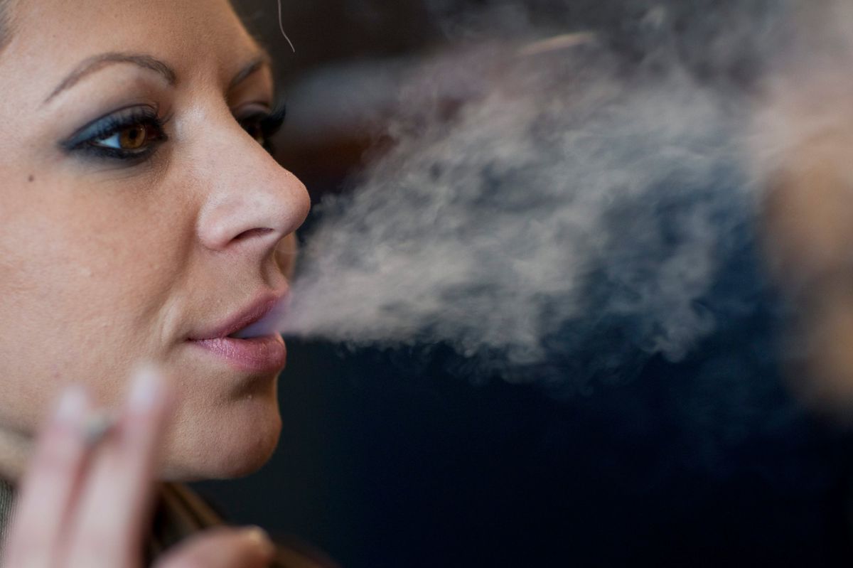 E-papierosy: Jak wybrać smak, cenę i rodzaj? Poradnik 2024