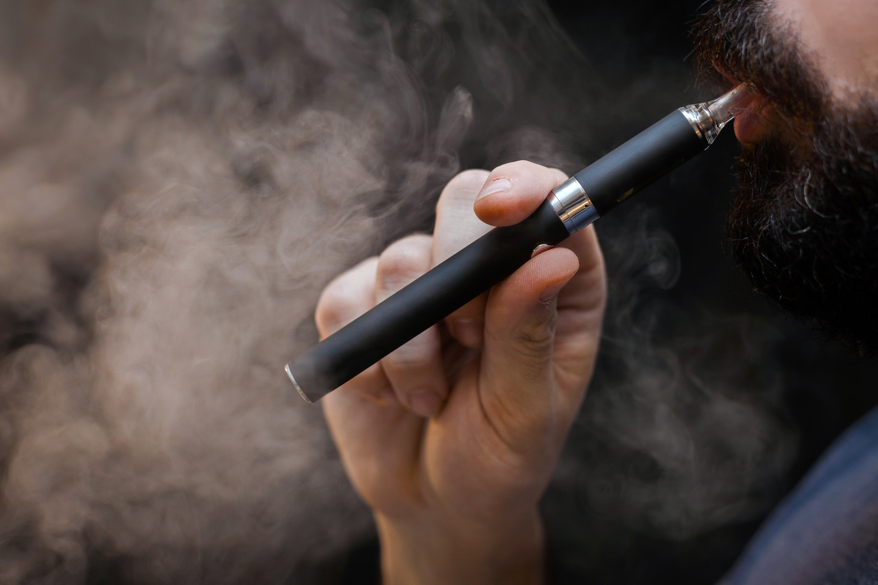 E-papierosy: Jak wybrać zdrowszy liquid i co kryje smak Blue Razz?