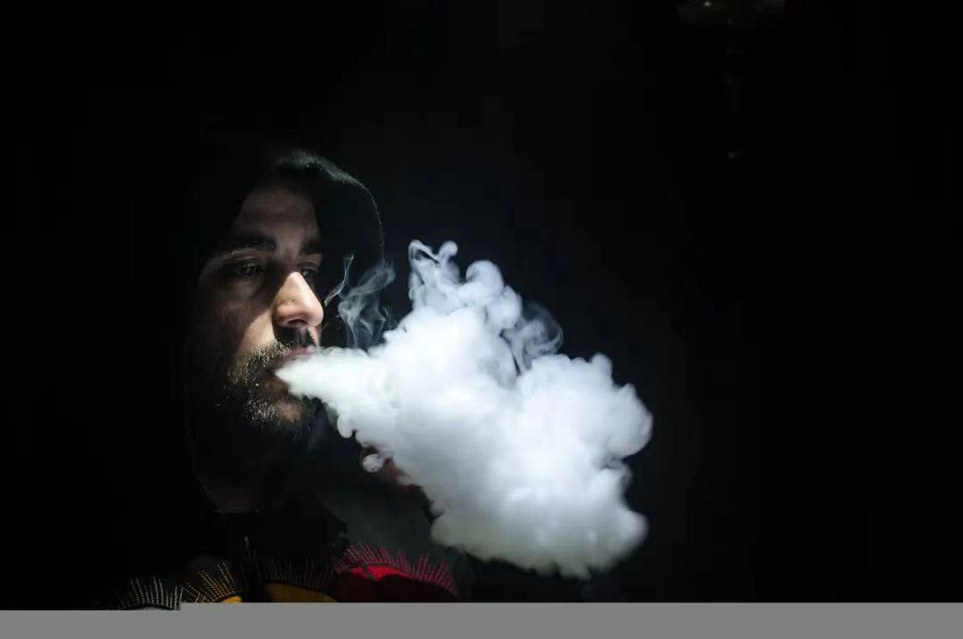 E-papierosy Jednorazowe: Jak Wybrać Najlepszy Model i Uniknąć Pułapek?