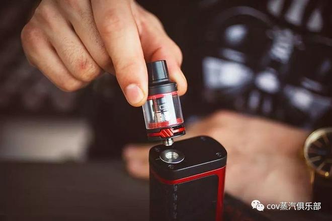 E-papierosy: Jaki model wybrać? Bezpieczeństwo liquidów i przepisy.