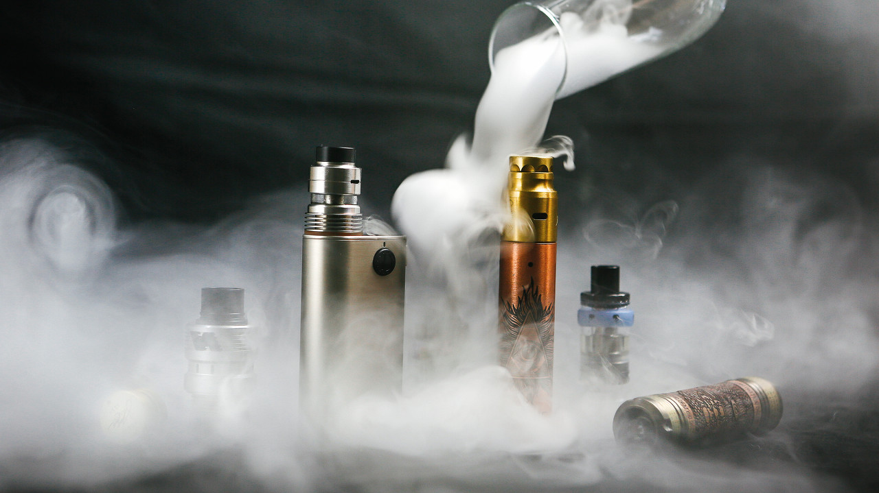 Jak Ładować E-Papierosy Jednorazowe? Poradnik dla Początkujących i Zaawansowanych