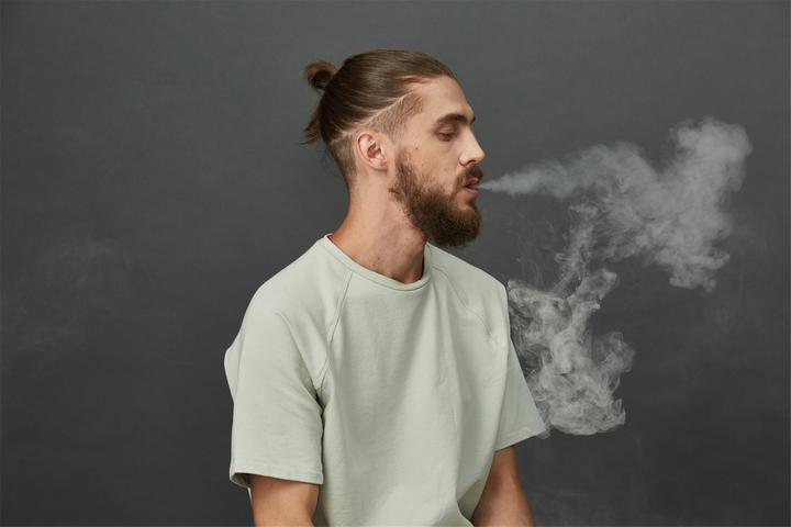 E-papierosy: Jak wybrać idealny model i moc liquidu?