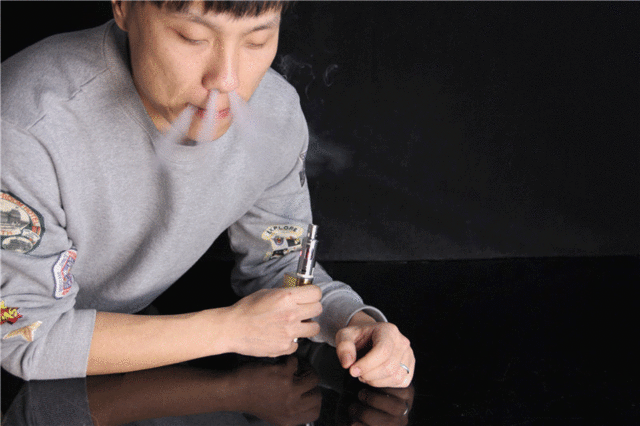 E-papierosy: Jaka jest zawartość nikotyny i gdzie je kupić?