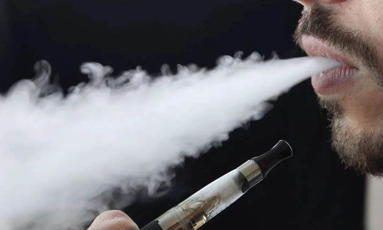 Jaki e-papieros wybrać w 2024 roku? Poradnik dla każdego.