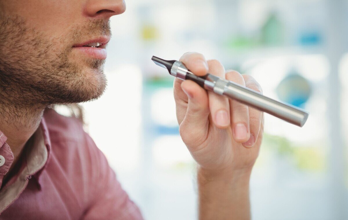 E-papieros: Ile nikotyny i jaki smak wybrać? Poradnik 2024