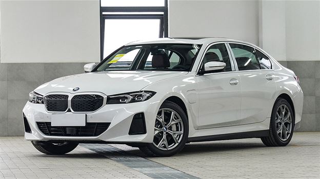 مراجعة سيارة BMW i3 الكهربائية (BMW i3)