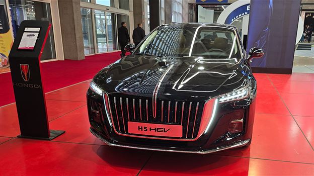 مراجعة سيارات BMW الهجينة Hongqi H5 (Hongqi H5 HEV)