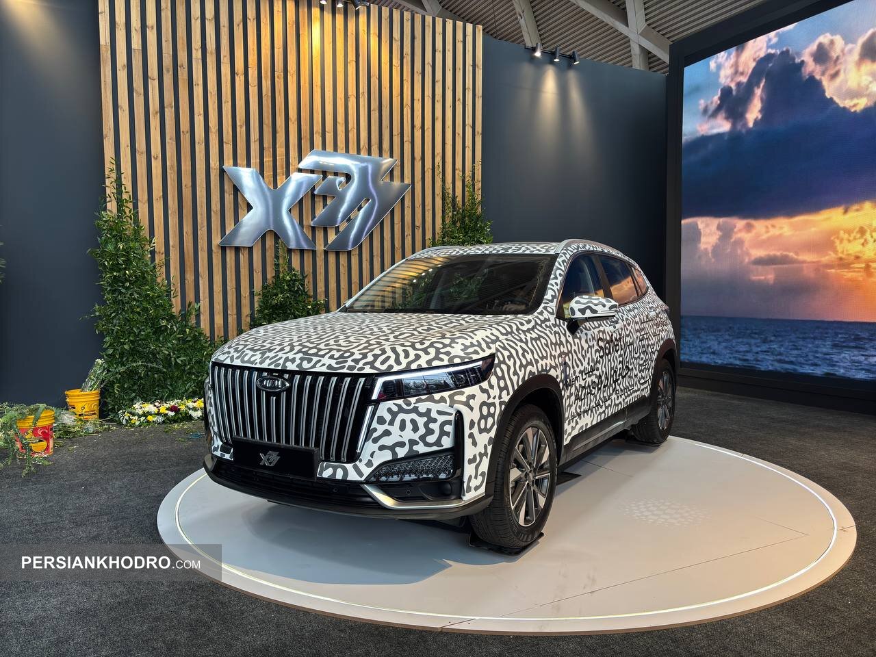 نمایش عمومی جدیدترین خودرو ام.وی.ام / ایکس۷۷ معرفی شد(+زمان عرضه، عکس و مشخصات رسمی)
