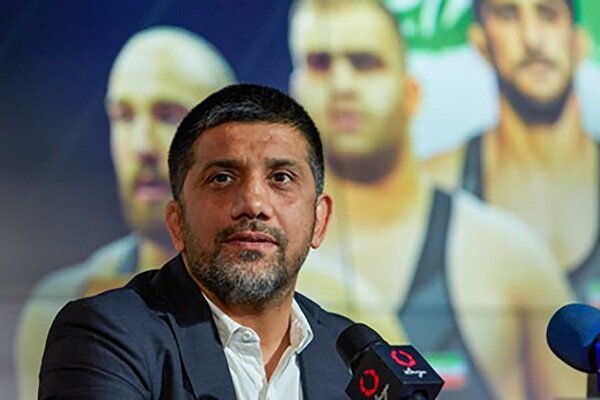 علیرضا دبیر: شهرداری مثل عصای حضرت موسی می ماند!