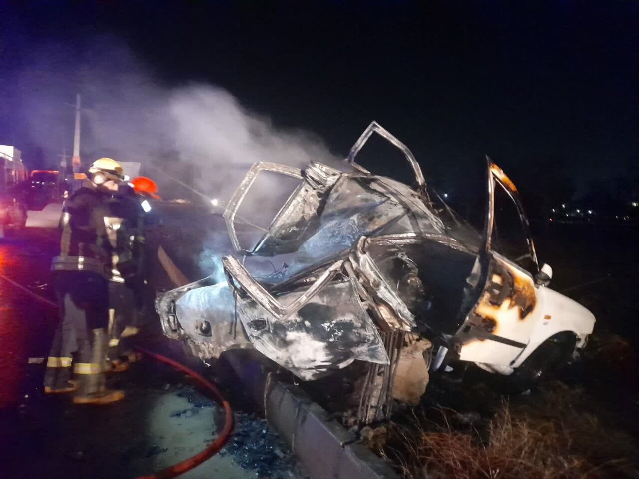 برخورد خودرو با تیرچراغ برق در اراک یک کشته برجای گذاشت برخورد خودرو با تیرچراغ برق در اراک یک کشته برجای گذاشت