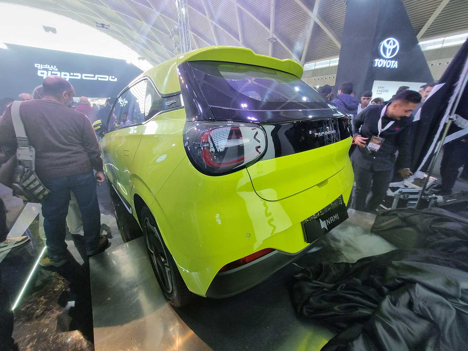 رونمایی از خودروی برقی نامی E2 پلاس در نمایشگاه خودروی تهران رونمایی از خودروی برقی نامی E2 پلاس در نمایشگاه خودروی تهران