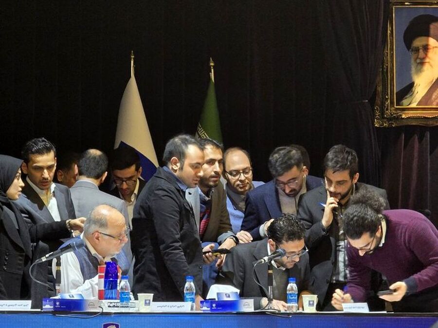 مجمع پرحاشیه ایرانخودرو؛ مدیریت به کروز رسید مجمع پرحاشیه ایرانخودرو؛ مدیریت به کروز رسید