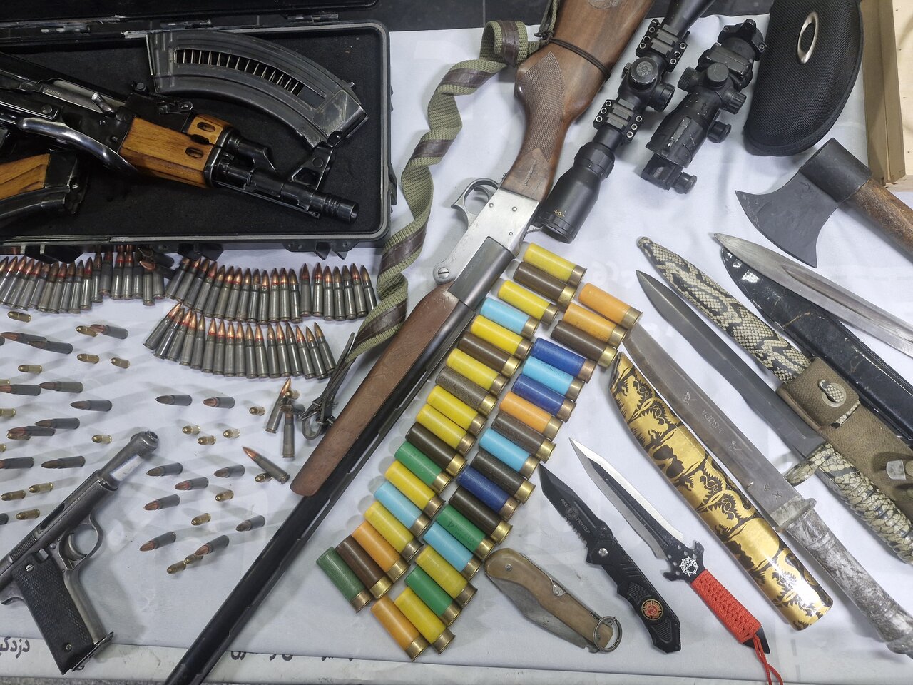 دستگیری باند ۵ نفره سارقان مسلح منازل در تهران