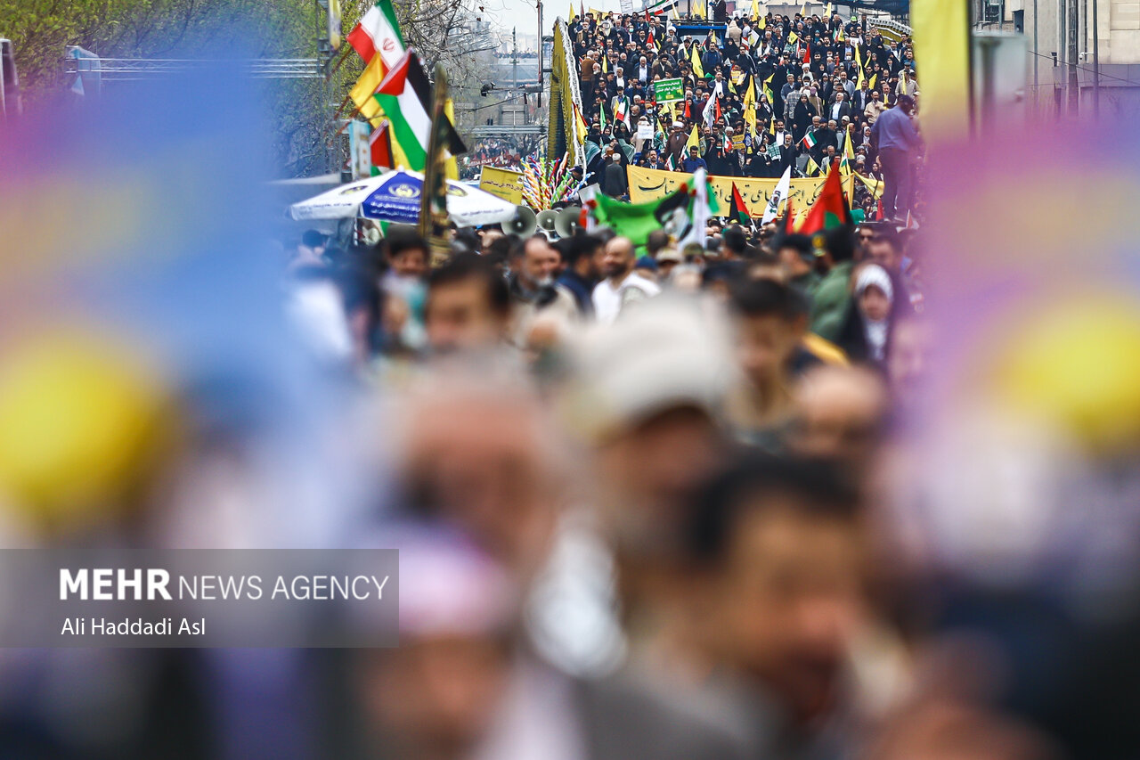 تصاویری زیبا از راهپیمایی روز قدس در روستای فتح آباد فردوس